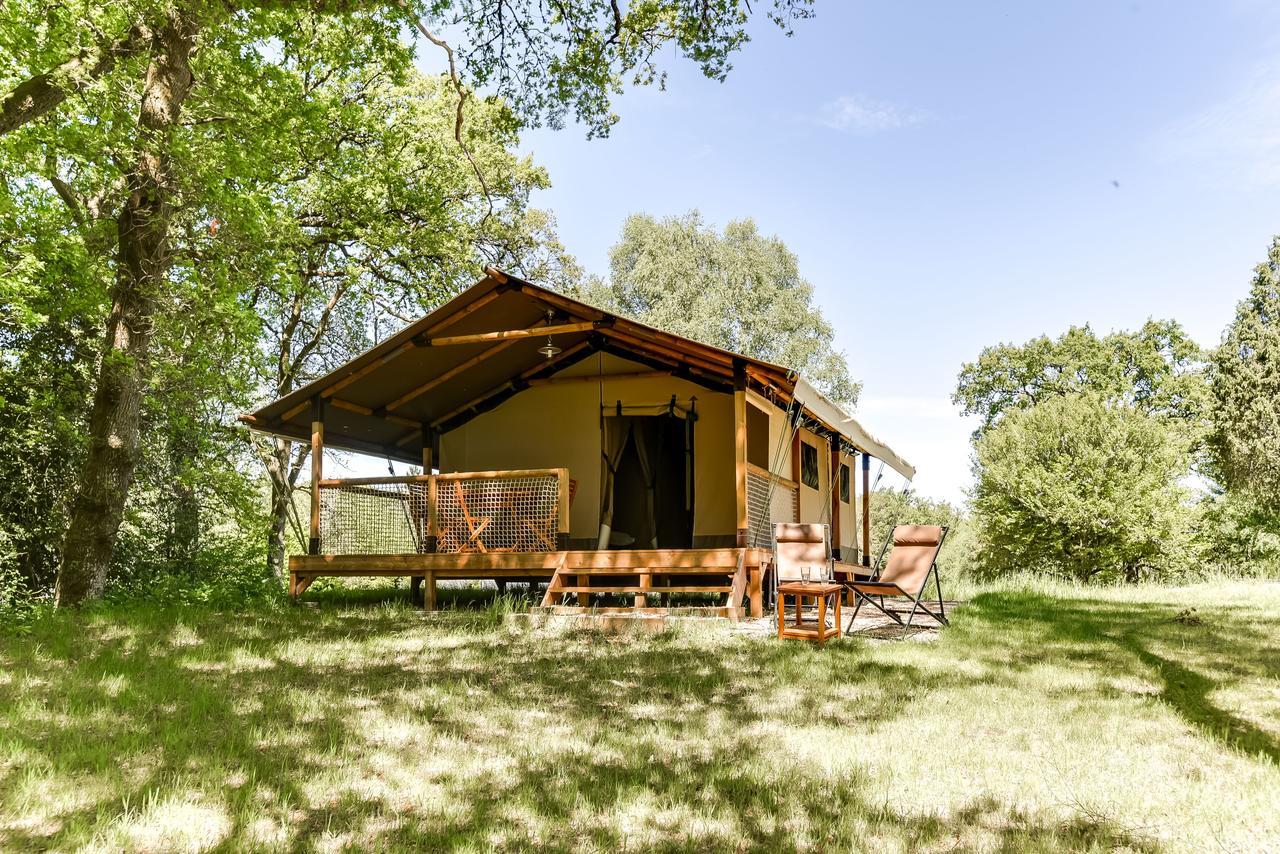 Hotel Les Etangs De Taysse Espagnac Exterior foto
