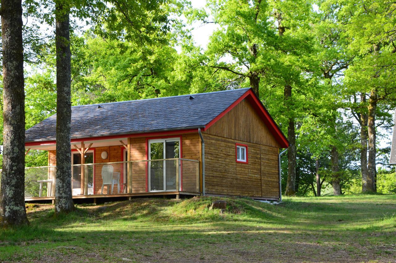 Hotel Les Etangs De Taysse Espagnac Exterior foto